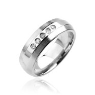 316L Stainless Steel Ring. 5 clear gem Band